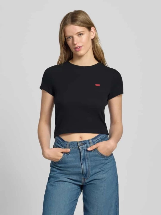 Zdjęcie produktu T-shirt krótki z prążkowaniem i wyhaftowanym logo Levi's Czarny