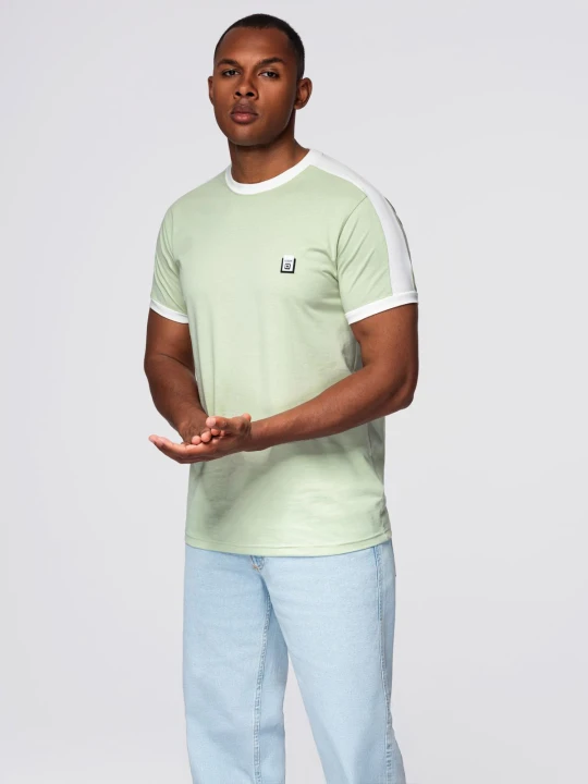 Zdjęcie produktu T-shirt męski z kontrastowymi lampasami – pistacjowy V9 Ombre Clothing
