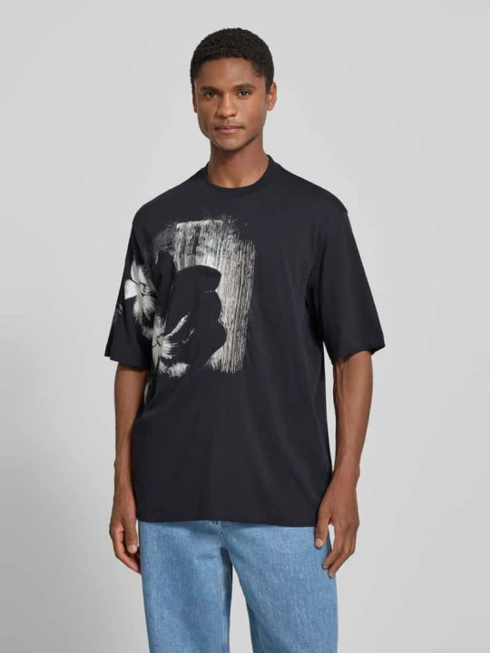 Zdjęcie produktu t-shirt o kroju comfort fit z nadrukiem z motywem Armani Exchange Granatowy