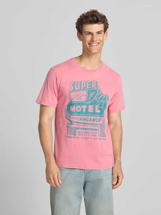 Zdjęcie produktu t-shirt o kroju loose fit z nadrukiem z logo model 'Roadside Trade' Superdry Mocnoróżowy