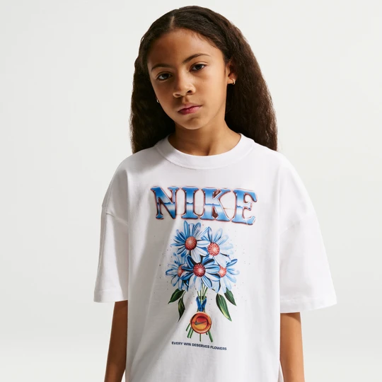 Zdjęcie produktu T-shirt o kroju oversize dla dużych dzieci (dziewcząt) Nike - Biel