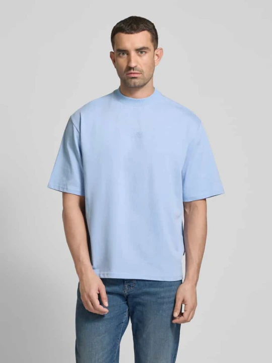 Zdjęcie produktu T-shirt o kroju oversized z nadrukiem z logo Carlo Colucci Jasnoniebieski