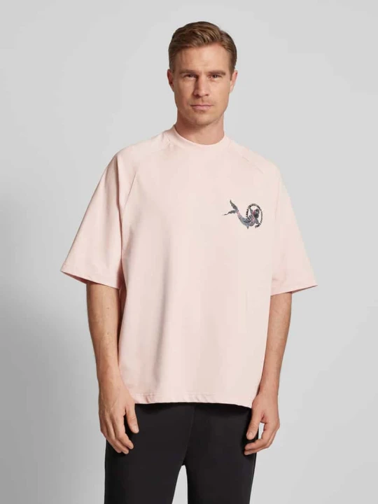 Zdjęcie produktu T-shirt o kroju oversized z nadrukiem z logo Carlo Colucci Różowy