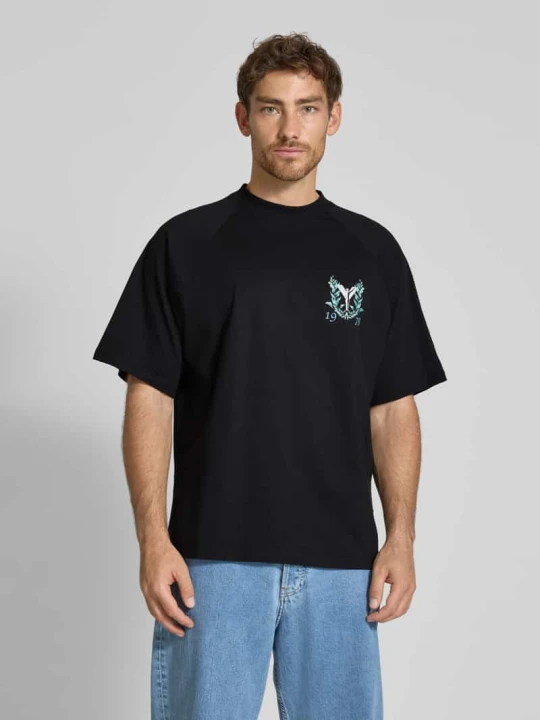 Zdjęcie produktu T-shirt o kroju oversized z nadrukiem z logo Carlo Colucci Czarny