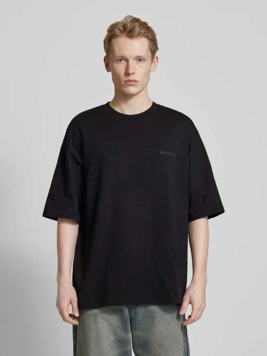 Zdjęcie produktu T-shirt o kroju oversized z nadrukiem z logo REVIEW Czarny