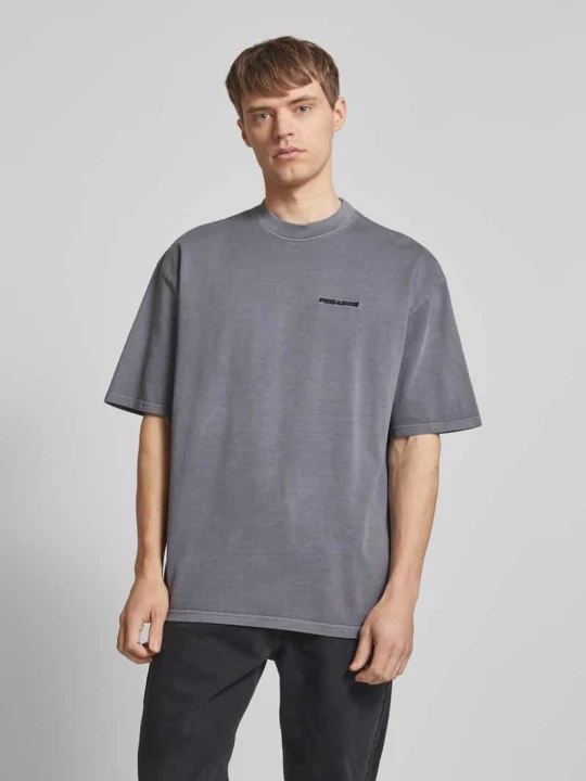 Zdjęcie produktu T-shirt o kroju oversized z wyhaftowanym logo Pegador Ciemnoszary