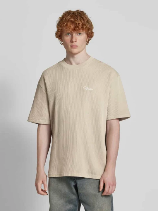 Zdjęcie produktu T-shirt o kroju oversized z wyhaftowanym logo Pegador