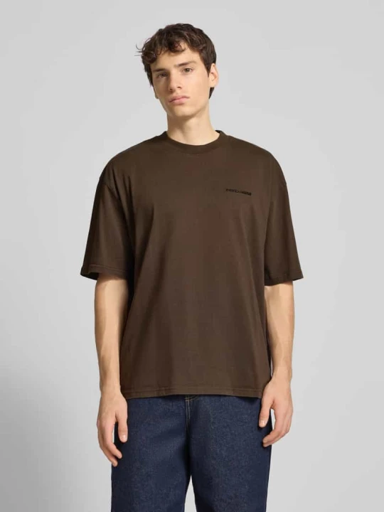 Zdjęcie produktu T-shirt o kroju oversized z wyhaftowanym logo Pegador Ciemnobrązowy