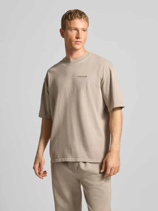 Zdjęcie produktu T-shirt o kroju oversized z wyhaftowanym logo Pegador Grafitowy