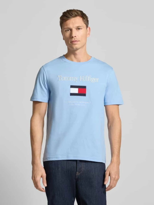 Zdjęcie produktu T-shirt o kroju regular fit z czystej bawełny Tommy Hilfiger Jasnoniebieski