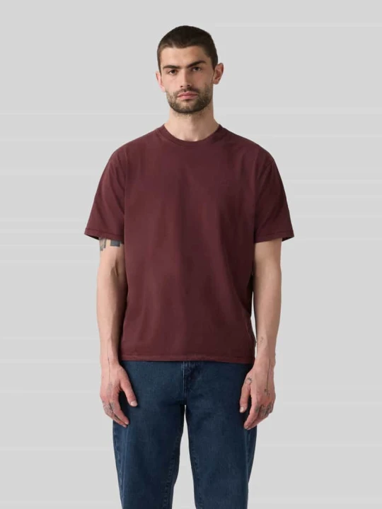 Zdjęcie produktu T-shirt o kroju regular fit z czystej bawełny z wyhaftowanym logo Levi's Bordowy