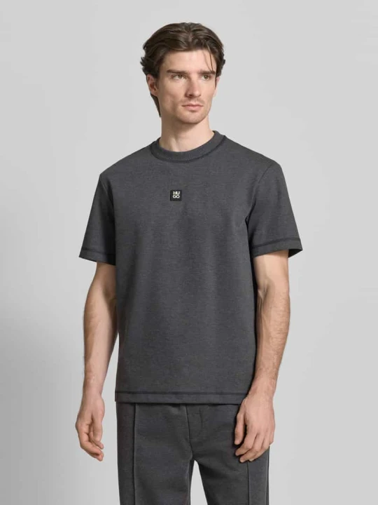 Zdjęcie produktu T-shirt o kroju regular fit z domieszką bawełny Model „DILANSO” Hugo Średnioszary