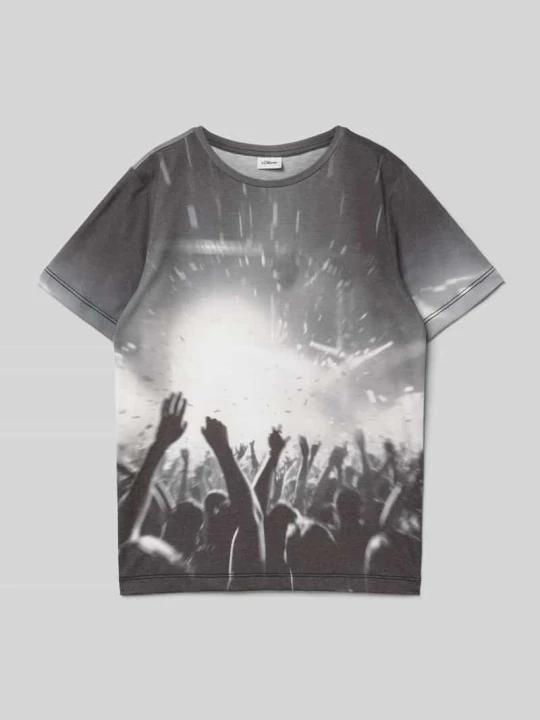 Zdjęcie produktu T-shirt o kroju regular fit z dodatkiem bawełny z nadrukiem na całej powierzchni s.Oliver Czarny