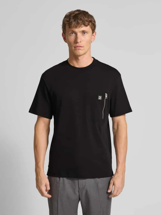 Zdjęcie produktu T-shirt o kroju regular fit z kieszenią na piersi model ‘Dargentee’ Hugo Czarny