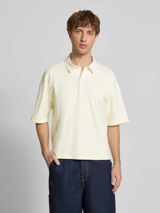 Zdjęcie produktu T-shirt o kroju regular fit z kołnierzykiem polo adidas Originals Złamany biały