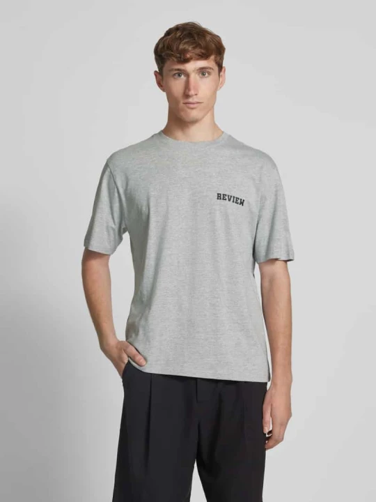 Zdjęcie produktu T-shirt o kroju regular fit z mieszanki bawełny i wiskozy REVIEW Jasnoszary melanż