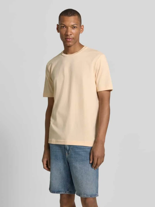 Zdjęcie produktu T-shirt o kroju regular fit z mieszanki bawełny model 'TCHUP' Boss Morelowy