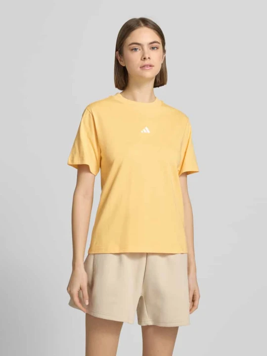 Zdjęcie produktu T-shirt o kroju regular fit z nadrukiem z logo Adidas Ciemnożółty