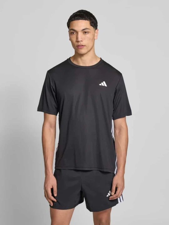 Zdjęcie produktu T-shirt o kroju regular fit z nadrukiem z logo Adidas Czarny
