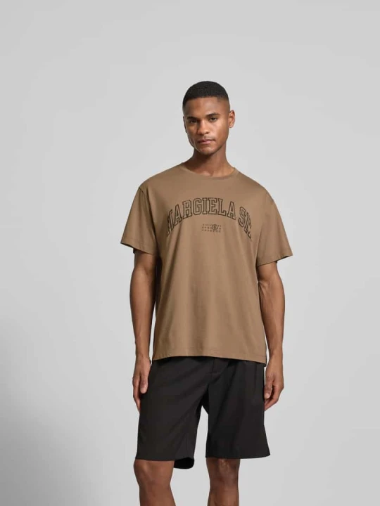 Zdjęcie produktu T-shirt o kroju regular fit z nadrukiem z logo MM6 Maison Margiela Camel