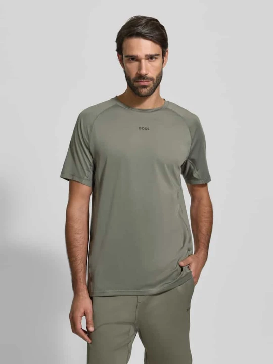 Zdjęcie produktu T-shirt o kroju regular fit z płaskimi szwami model ‘TEE ACTIVE 1’ Boss Ciemnozielony