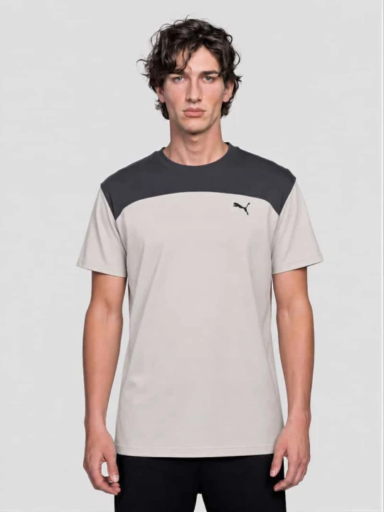 Zdjęcie produktu t-shirt o kroju regular fit z technologią drycell model 'PUMATECH Essentials Tee' Jasnoszary