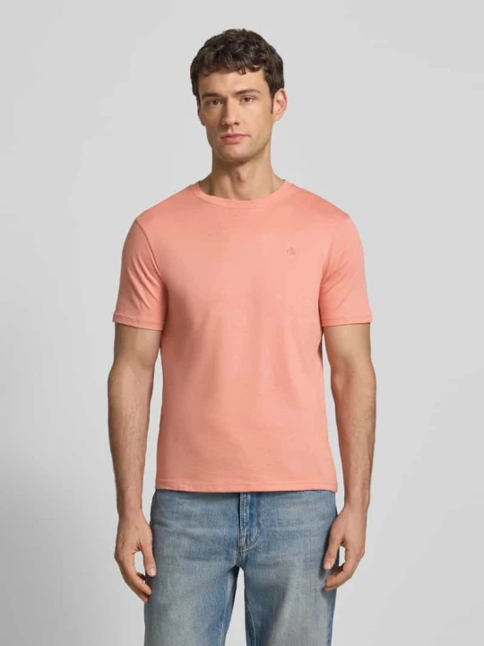 Zdjęcie produktu T-shirt w kroju regular fit z haftowanym logo Scotch & Soda Morelowy
