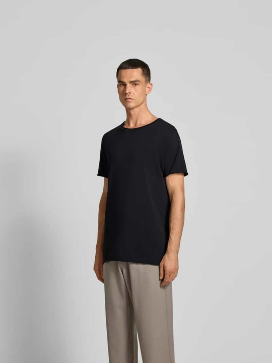 Zdjęcie produktu T-shirt o kroju regular fit ze zrolowanym brzegiem Filippa K Czarny