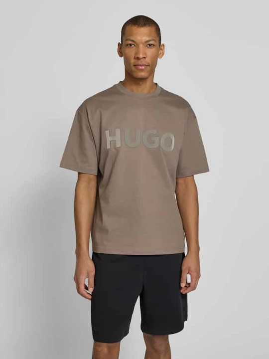 Zdjęcie produktu t-shirt o kroju relaxed fit z czystej bawełny model 'DINKEE' Hugo Średniobrązowy