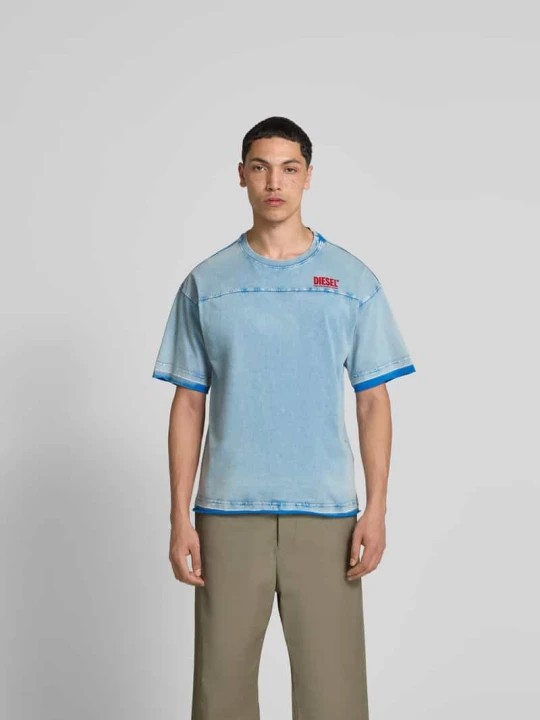 Zdjęcie produktu T-shirt o kroju relaxed fit z imitacji denimu Diesel Jeansowy niebieski