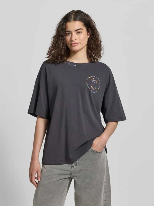Zdjęcie produktu t-shirt o kroju relaxed fit z kwiatowym haftem Jake*s Czarny