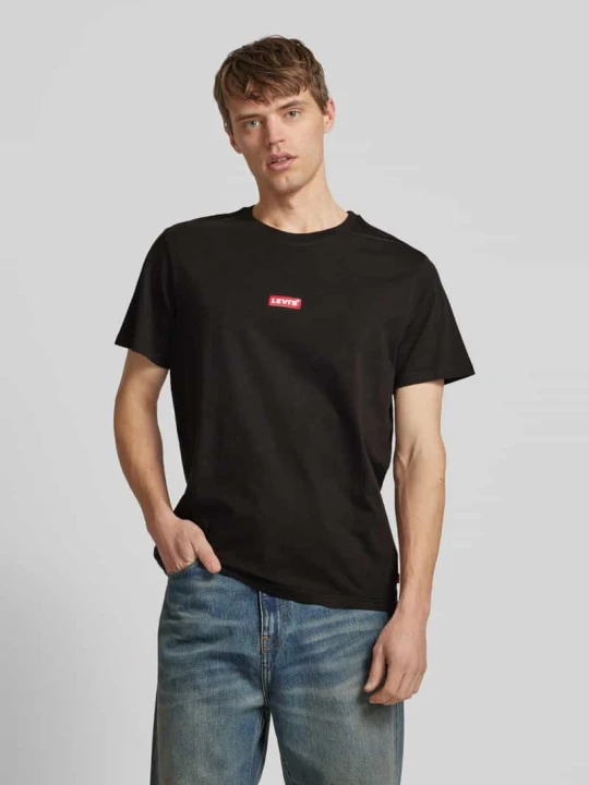 Zdjęcie produktu T-shirt o kroju relaxed fit z naszywką z logo Levi's Czarny