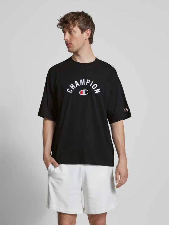 Zdjęcie produktu T-shirt o kroju relaxed fit z wyhaftowanym logo Champion Czarny