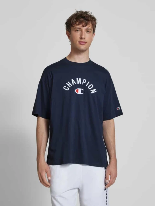 Zdjęcie produktu T-shirt o kroju relaxed fit z wyhaftowanym logo Champion Ciemnoniebieski