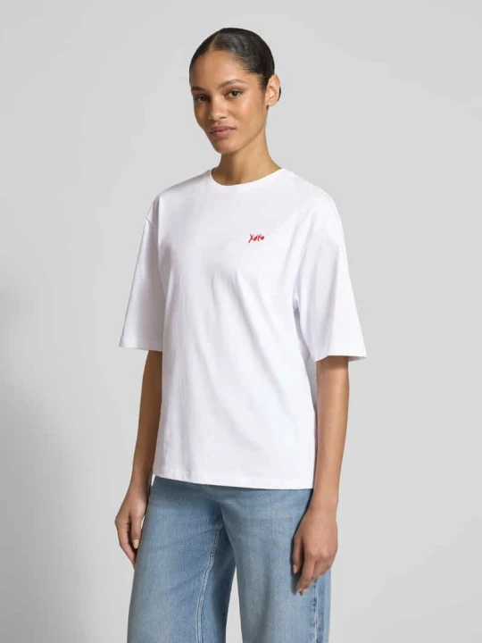 Zdjęcie produktu T-shirt o kroju relaxed fit z wyhaftowanym motywem comma Biały