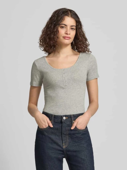 Zdjęcie produktu t-shirt o kroju slim fit z mieszanka bawełny model 'KITTE' Pieces Jasnoszary melanż