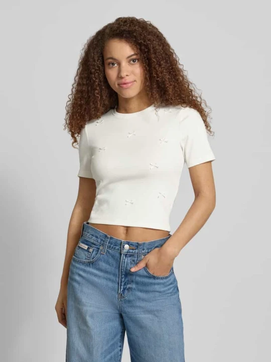 Zdjęcie produktu t-shirt o kroju slim fit z mieszanki bawełny model 'FEMKE' Only Biały