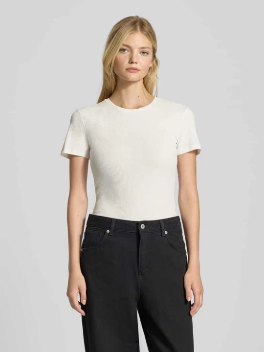 Zdjęcie produktu T-shirt o kroju slim fit z mieszanki bawełny model ‘RUKA’ Pieces Biały