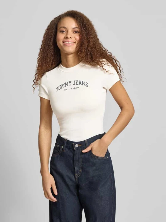 Zdjęcie produktu T-shirt o kroju slim fit z mieszanki bawełny model 'SLIM VARSITY' Tommy Jeans Biały