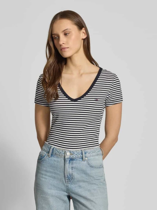 Zdjęcie produktu T-shirt o kroju slim fit z mieszanki bawełny Tommy Jeans Czarny
