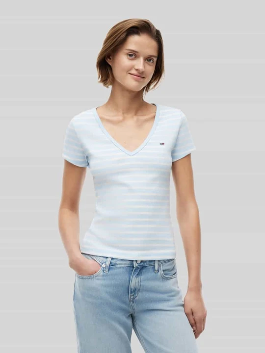 Zdjęcie produktu t-shirt o kroju slim fit z mieszanki bawełny Tommy Jeans Jasnoniebieski