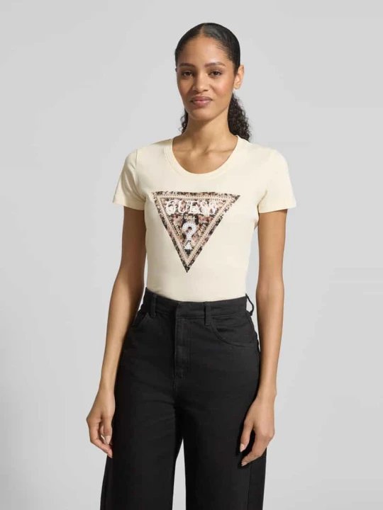 Zdjęcie produktu T-shirt w kroju slim fit z aplikacją z ozdobnych kamieni Guess Écru