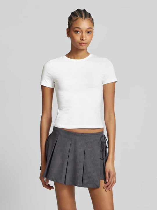 Zdjęcie produktu T-shirt o kroju slim fit z okrągłym dekoltem Weekday Biały