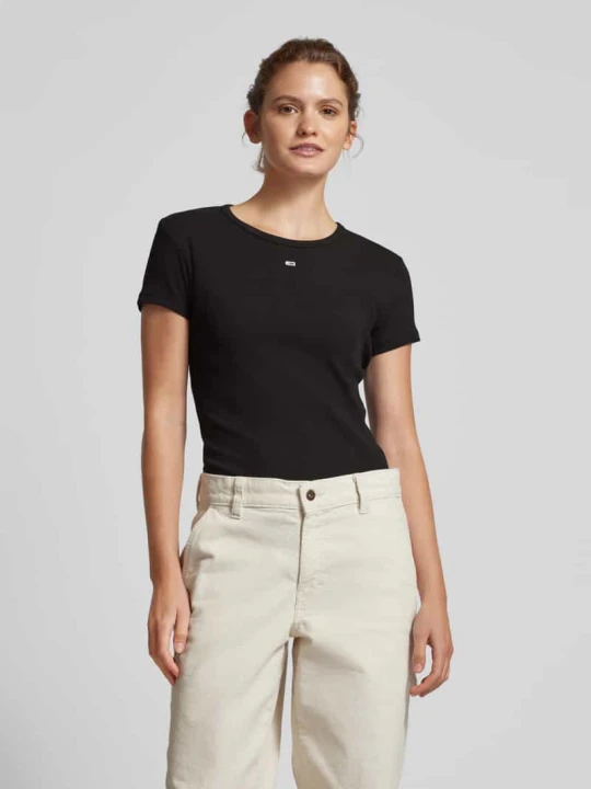 Zdjęcie produktu T-shirt o kroju slim fit z wyhaftowanym logo Tommy Jeans Czarny