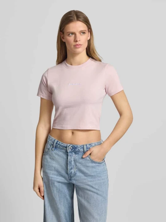 Zdjęcie produktu t-shirt o krótkim kroju z wyhaftowanym logo Pegador Różowy
