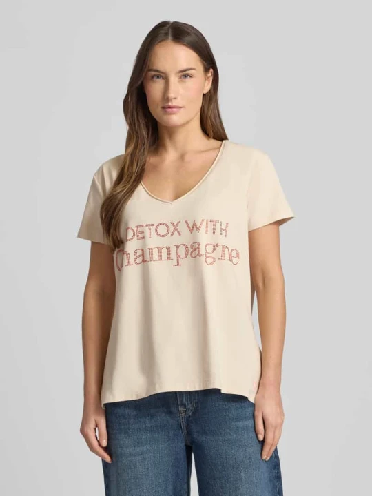 Zdjęcie produktu T-shirt Krój loose fit z dekoltem w serek Miss Goodlife Piaskowy