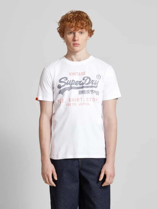 Zdjęcie produktu T-shirt o luźnym kroju z nadrukiem z logo Superdry Biały