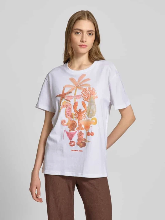 Zdjęcie produktu T-shirt o luźnym kroju z nadrukiem z motywem model ‘Beach Items’ Colourful Rebel Biały