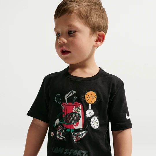 Zdjęcie produktu T-shirt o pudełkowym kroju dla małych dzieci Nike „I Am Sport” Graphic - Czerń