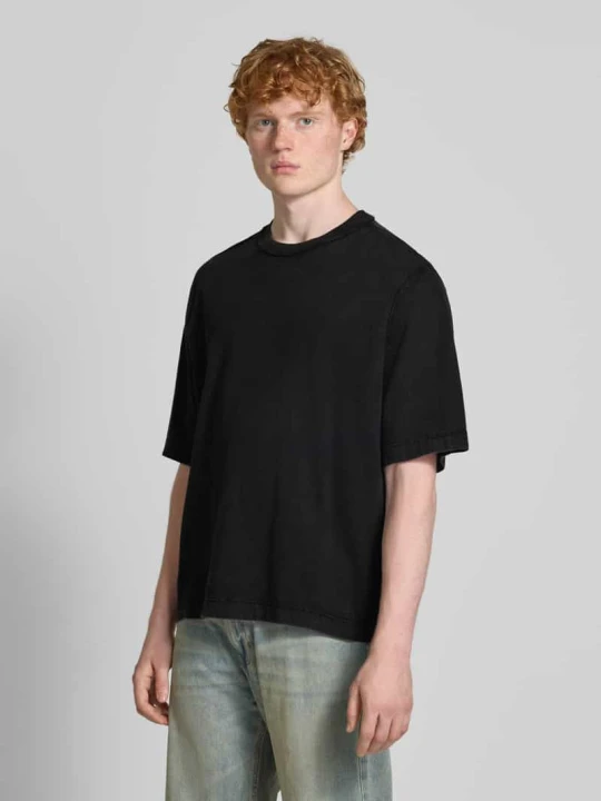 Zdjęcie produktu T-shirt o pudełkowym kroju z okrągłym dekoltem REVIEW Czarny